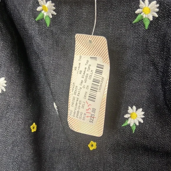 Miaou Daisy Crop Top | Kelly Cap Sleeve - XS - Picture 4 of 7